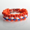 zelfmaakset koningsarmband met plastic buckle